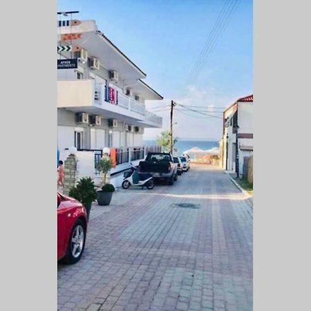 Polychrono New 2 Bedroom Apt. Just By The Sea! Экстерьер фото