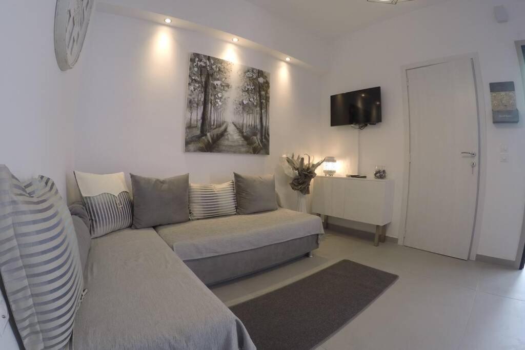 Polychrono New 2 Bedroom Apt. Just By The Sea! Экстерьер фото